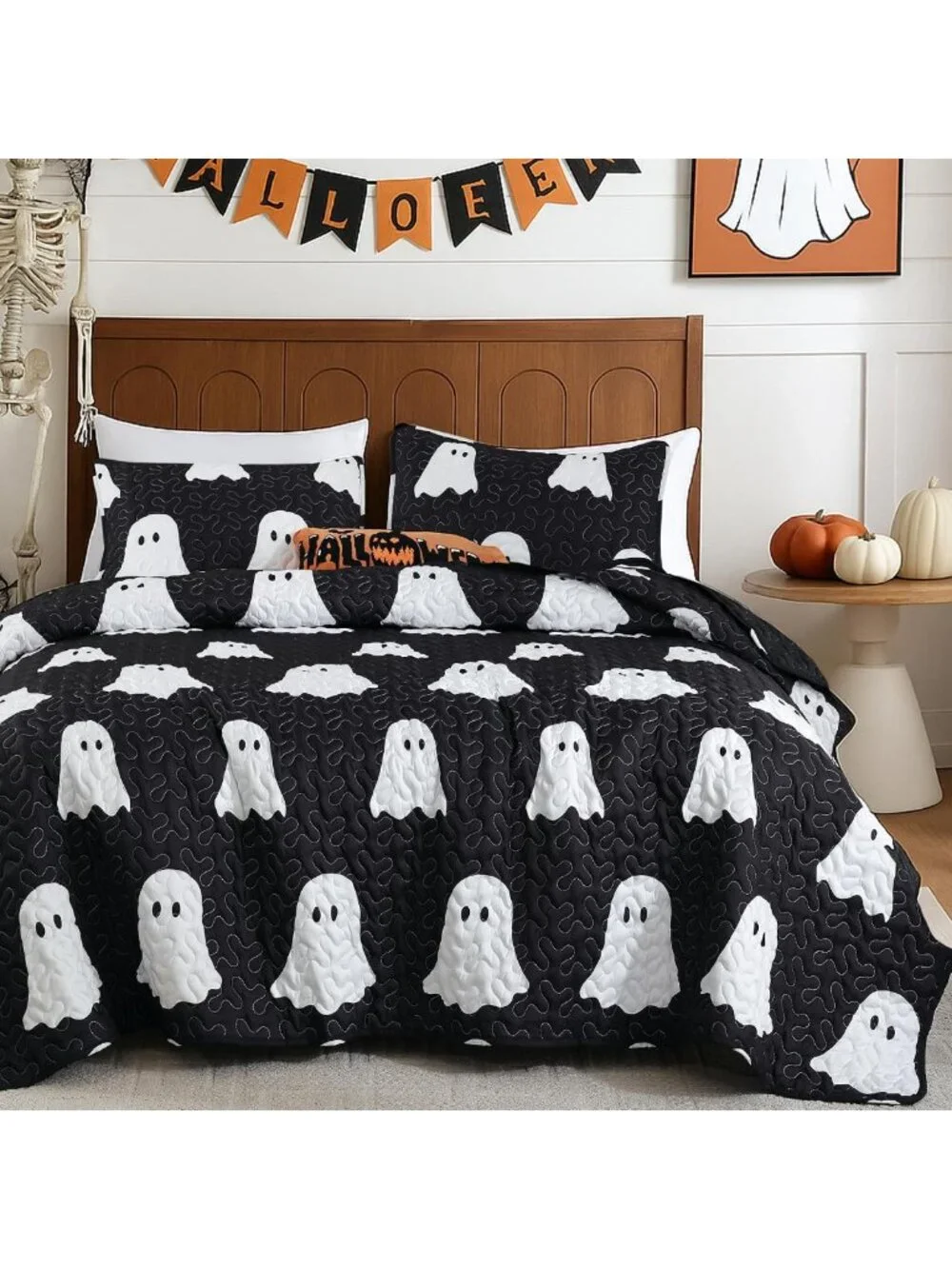 Spooky Halloween Queen Size Quilt Set - Black Ghost Bedspread & Pillow Shams